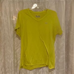 Under Armour Semi Fitted Yellow T-Shirt Size Womens XL 🔥